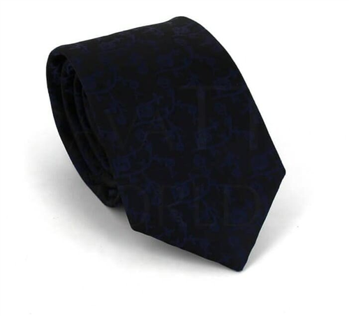 Schmale Krawatte mit Marineblau und Schwarzem Muster