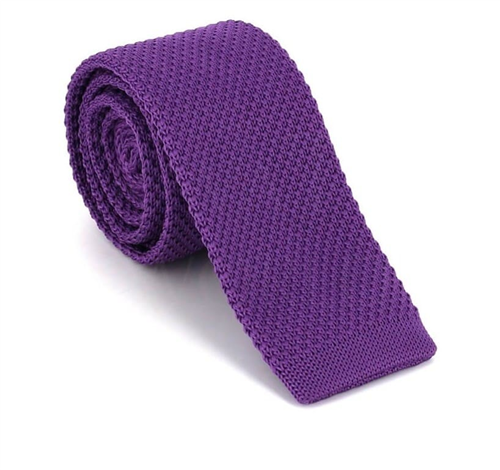 Glattes lila Strickkrawatte