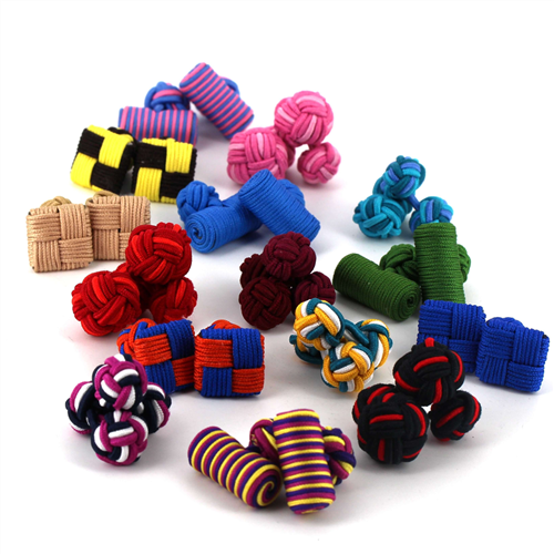 SET VON 15 MANSCHETTENKNÖPFEN AUS PASSEMENTERIE