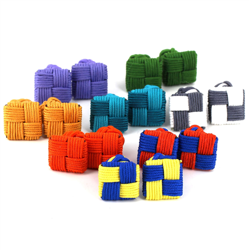 SET VON 8 QUADRATISCHEN PASSEMENTERIE-MANSCHETTENKNÖPFEN