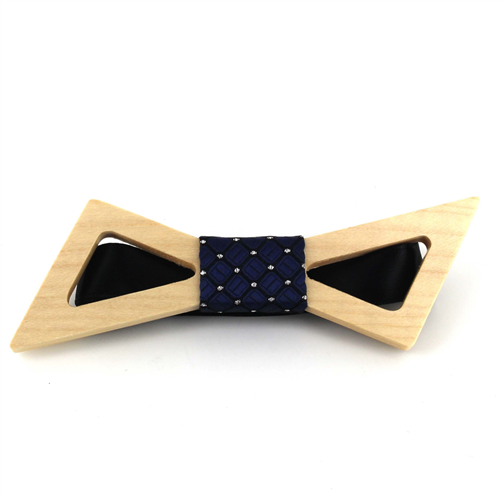 Holzfliege mit hohlem Knoten