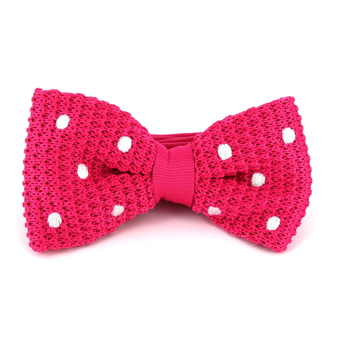 Fliege in rosa mit weißen Punkten