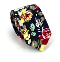 Schmale Krawatte mit Marineblauen Blumen