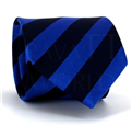 Krawatte mit blauen Streifen