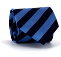 Krawatte mit blauen Streifen